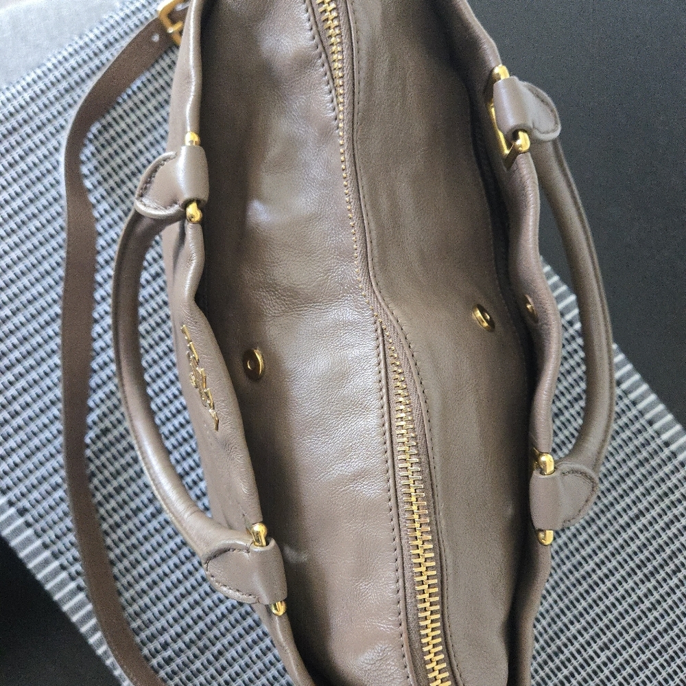 Prada‎ Brown Leather Bag - Picture 11 of 17